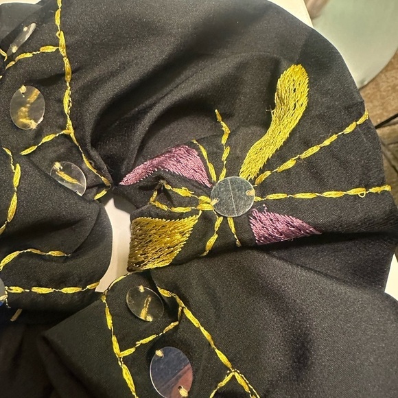 never worn Anthropologie hair scrunchie - Picture 2 of 3